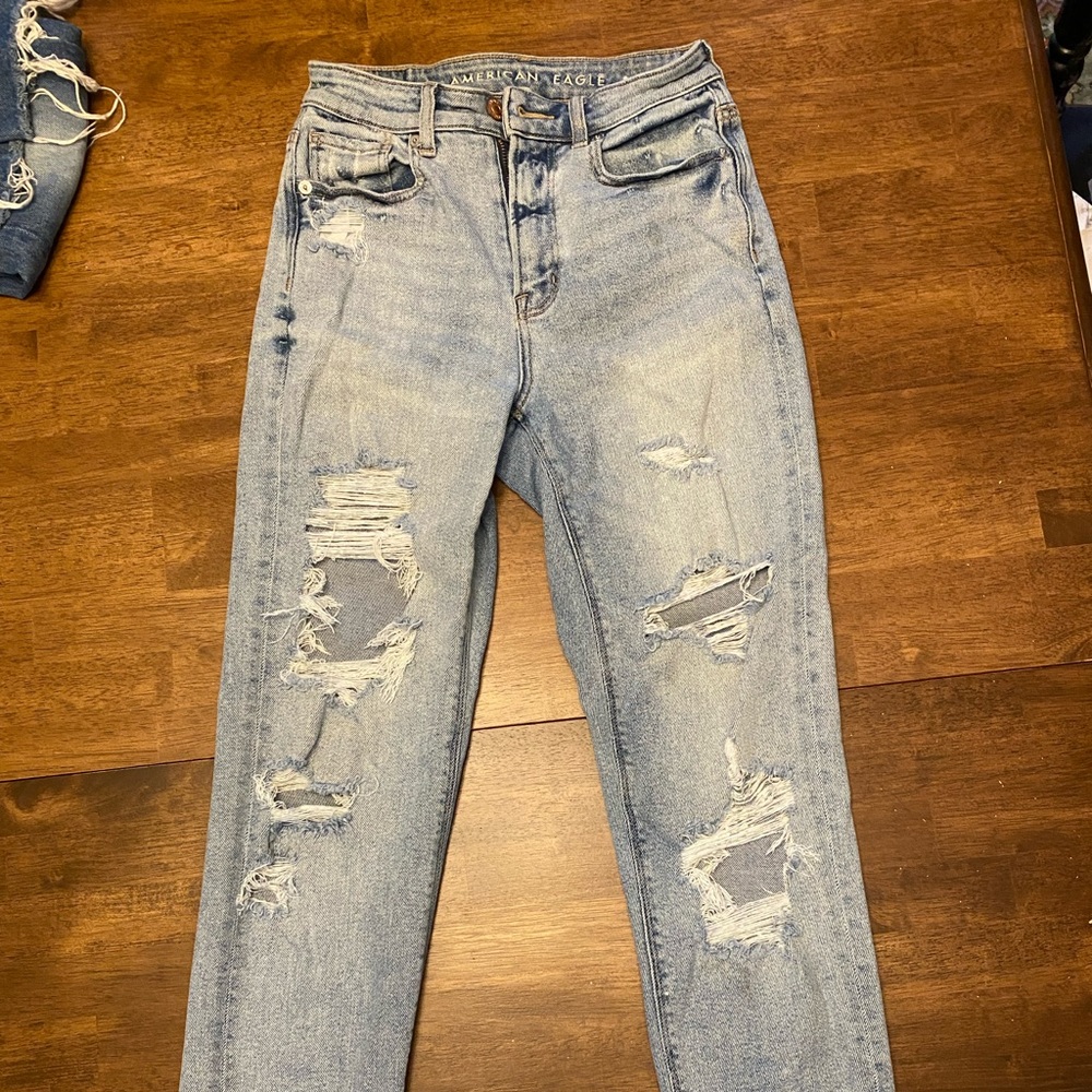 American Eagle high waisted stretch mom jean